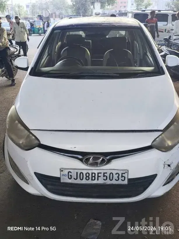 2014 Hyundai i20 Sportz Diesel Hatchback - Cars - Mehsana City - Image 2