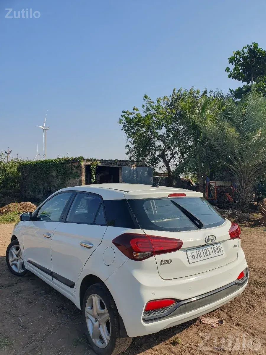 Hyundai i20 Asta Diesel White Hatchback - Cars - Kalyanpur - Image 2
