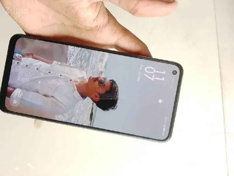 OPPO Reno8 5G Slim Blue Smartphone - Mobile Phones - Kutiyana - Image 3
