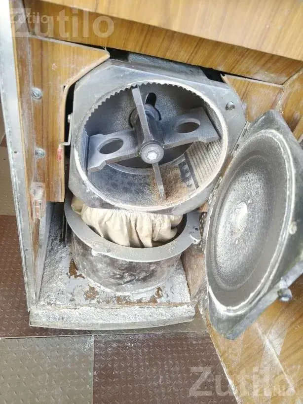 Domestic Flour Mill in Working Condition - અન્ય ઘરેલુ ઉપકરણો - લીંબડી - Image 3