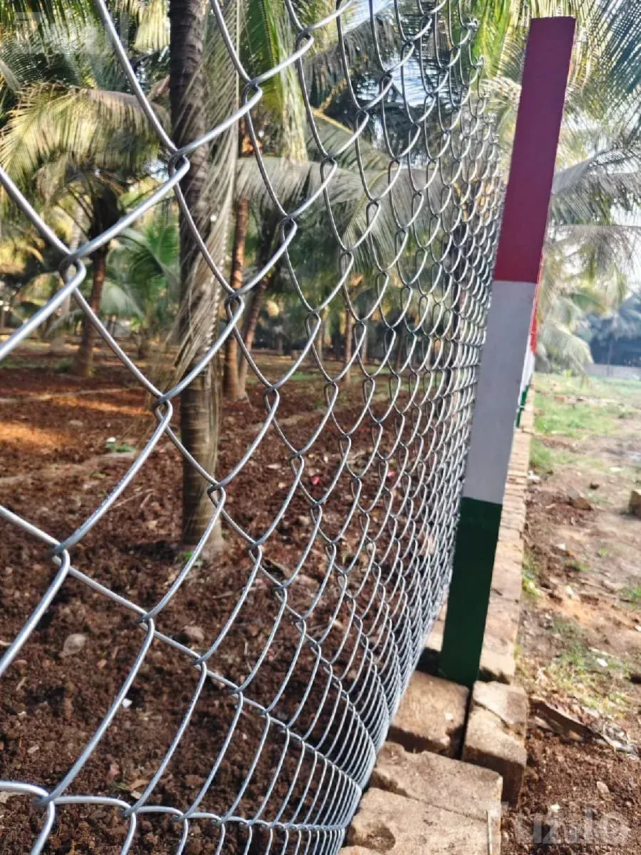 Fencing Mesh, Barbed Wire and Fence Poles - ટૂલ્સ અને હાર્ડવેર - માંગ્રોળ - Image 5