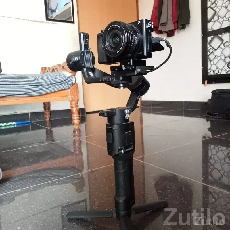 Sony Alpha Camera with Gimbal Kit - વિવિધ - બાબરા - Image 1