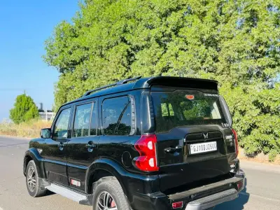 2021 Mahindra Scorpio Classic S 5 MT 7S 2021 Mahindra Scorpio Classic S 5 MT 7S