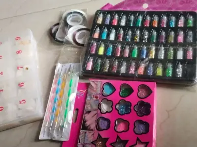 Makeup Brush and Nail Art Accessories Set Makeup Brush and Nail Art Accessories Set