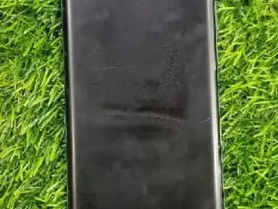 Vivo V27 Sleek Bezel-Less Smartphone Vivo V27 Sleek Bezel-Less Smartphone