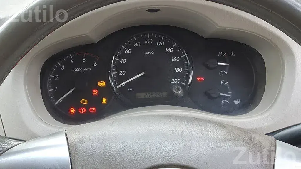 Toyota Innova 2.5 G 2014 Diesel 8 Seater - Cars - Jasdan - Image 2