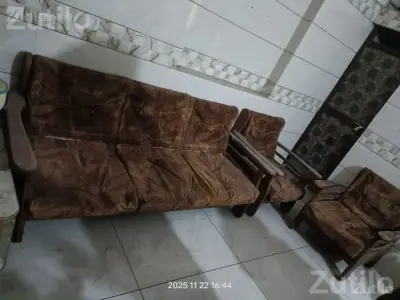 Brown Wooden Sofa Set with Cushioned Seats Brown Wooden Sofa Set with Cushioned Seats