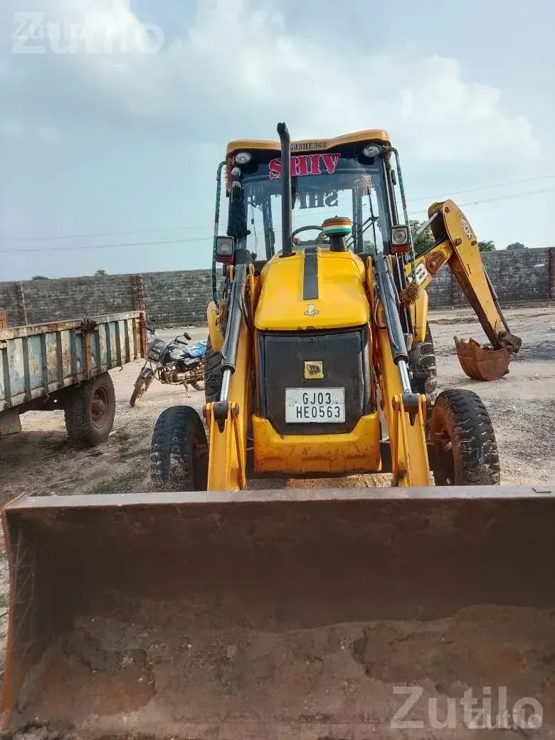 JCB Backhoe Loader with Good Hydraulic Pump - બાંધકામના વાહનો - ધ્રાંગધ્રા - Image 4