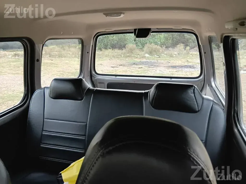 Maruti Suzuki Eeco 5 Seater 2022 Petrol AC - કાર - સુરત શહેર - Image 2