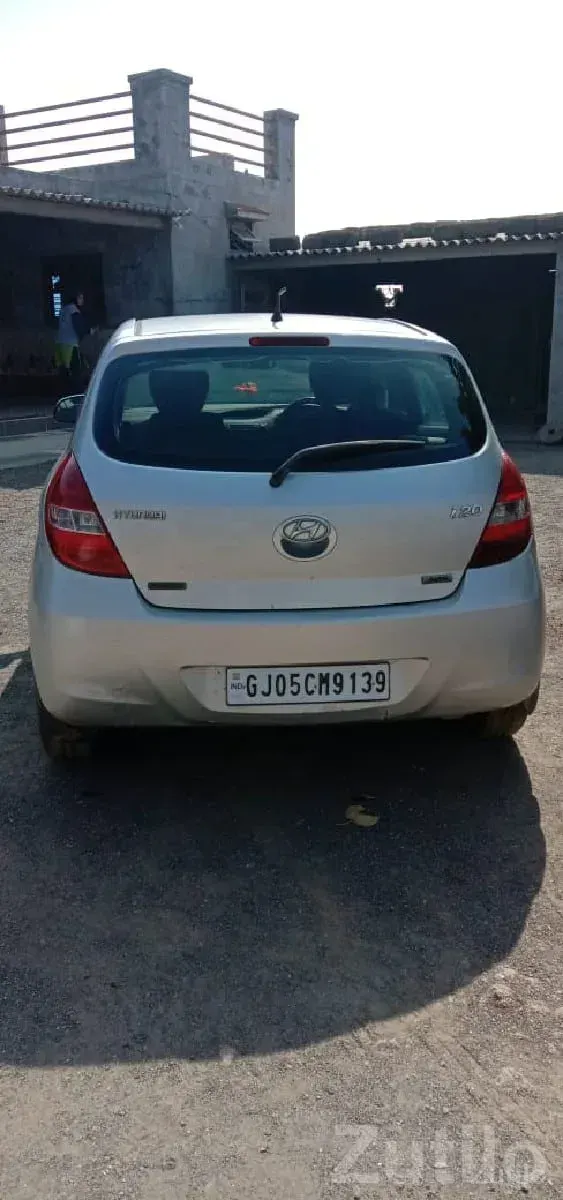 Hyundai i20 Asta Silver Hatchback - Cars - Bhanvad - Image 3