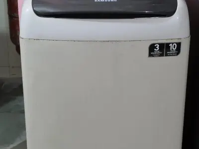 Only 18 months use samsung 6.2 kg washing Machine tip top condition urgent sell at Prabhatchok ahemdabad