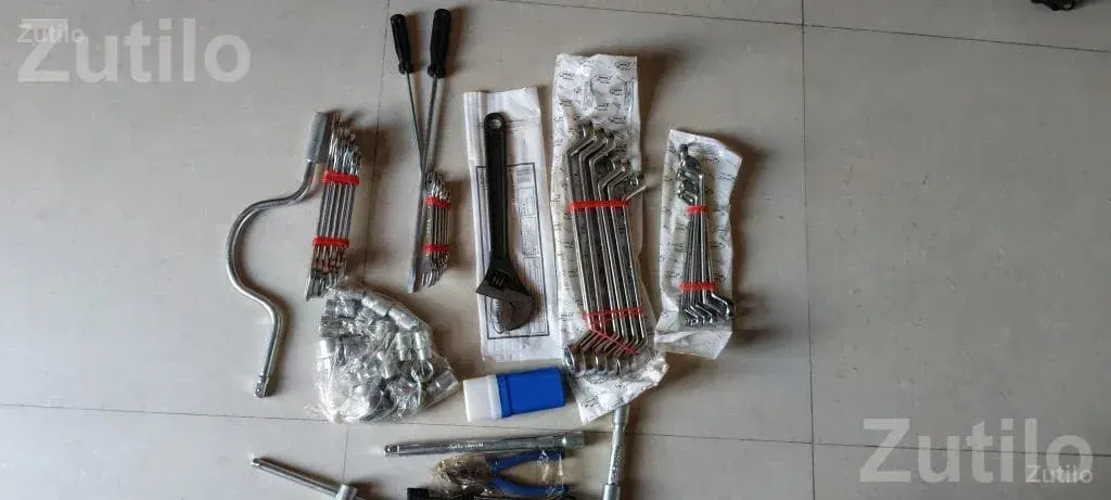 Garage Tool Set with Spanners and Wrenches - ટૂલ્સ અને હાર્ડવેર - મુળી - Image 4