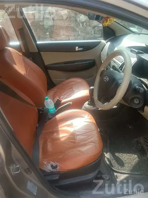 Hyundai i20 2013 Third Owner Car - કાર - કેશોદ - Image 3
