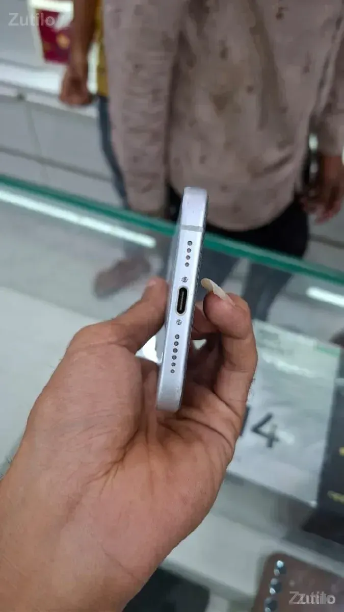 iPhone 15+ વેચવાનો છે - Mobile Phones - Dwarka - Image 3