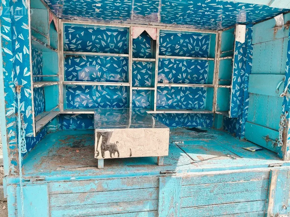 Used Metal Cabin With Storage Shelves - અન્ય ઔદ્યોગિક વસ્તુઓ - પોરબંદર - Image 2