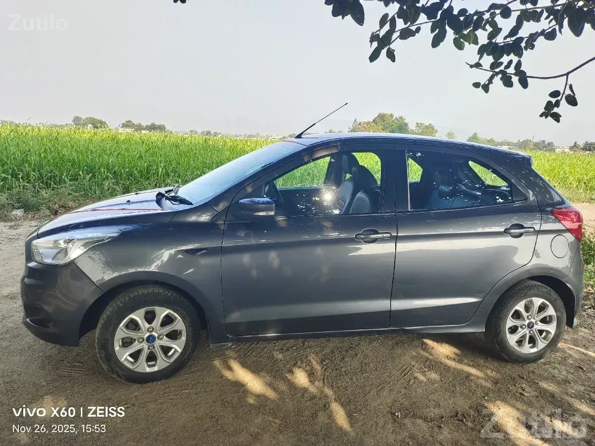 Clean Grey Ford Hatchback Car - Cars - Bhanvad - Image 3