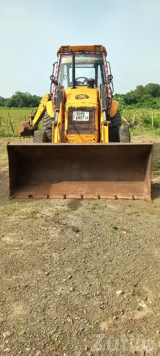 JCB Backhoe Loader 2010 Model for Sale - બાંધકામના વાહનો - તલાલા - Image 3