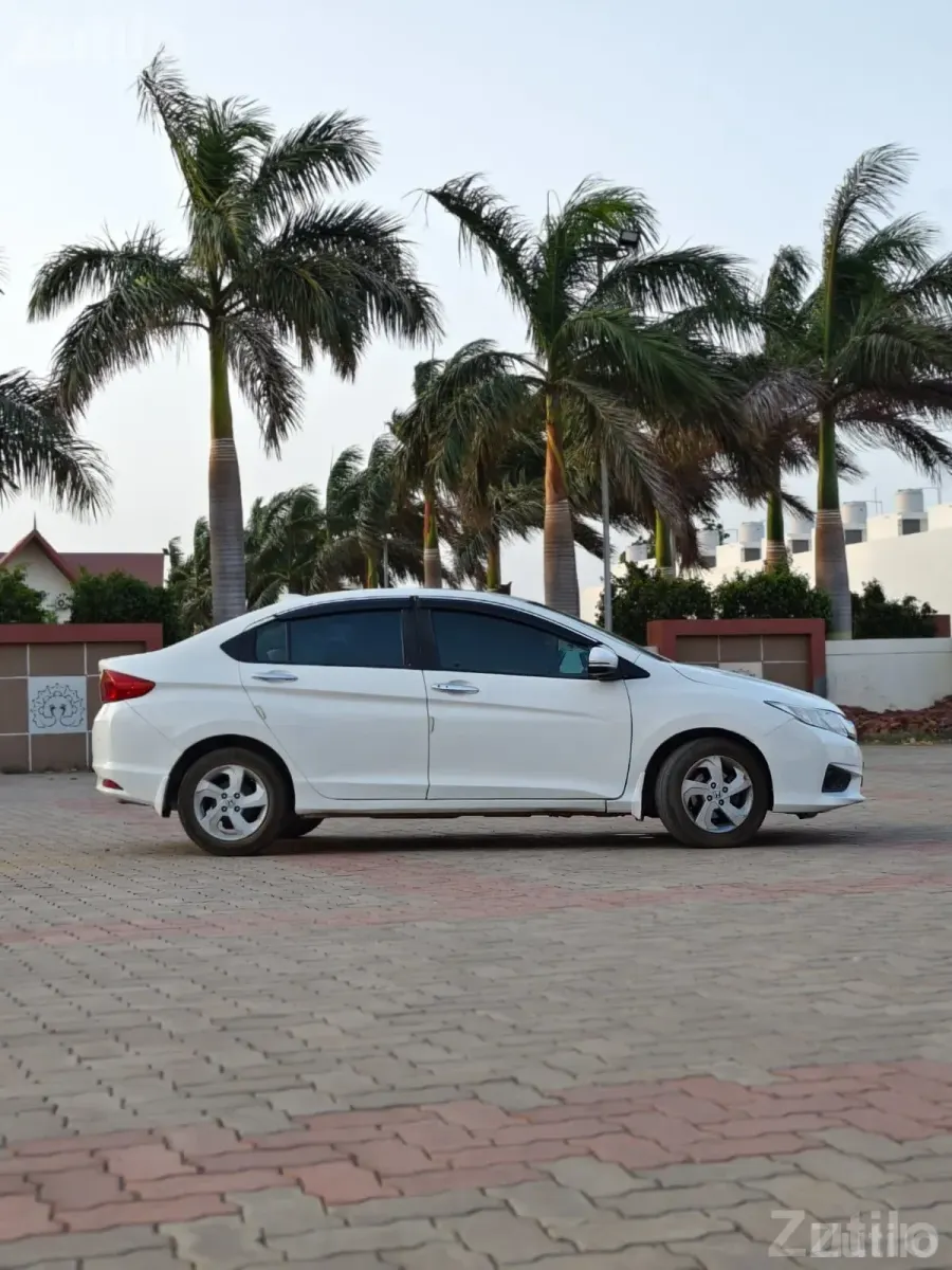 Honda city top model sunroof - Cars - Rajkot City - Image 3