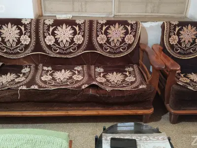 જૂનું ફર્નિચર જૂનું ફર્નિચર