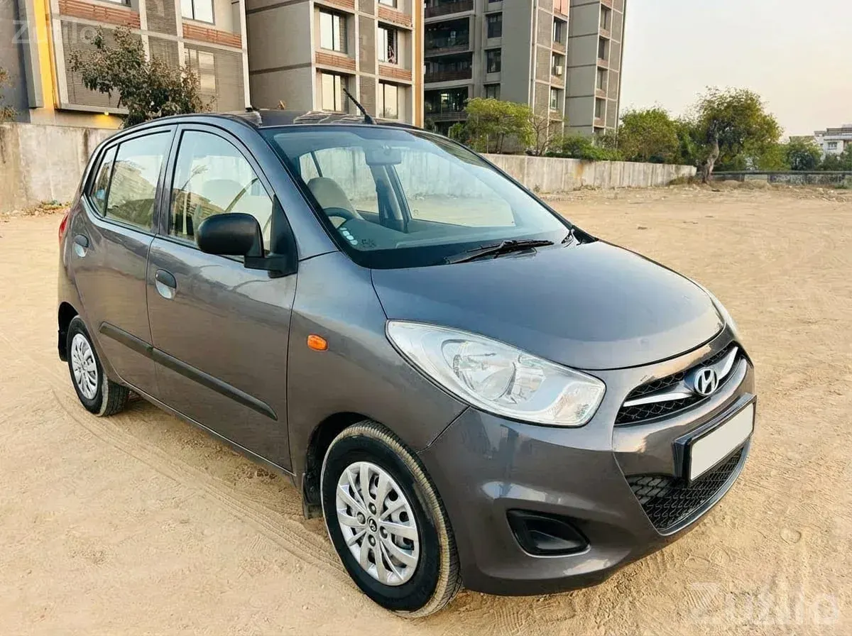 Hyundai i10 Magna Petrol 2015 – Neat Interior - કાર - અમદાવાદ શહેર - Image 2