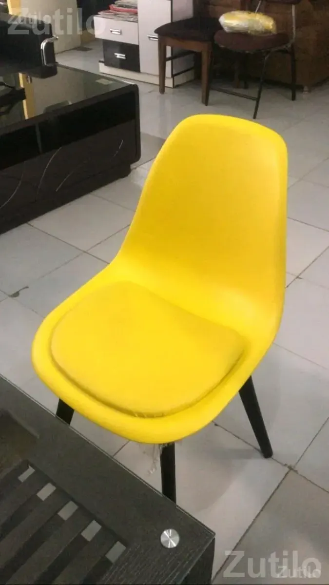 Amigo Cafeteria Chair with Strong Base - ઓફિસ ફર્નિચર - અમદાવાદ શહેર - Image 2