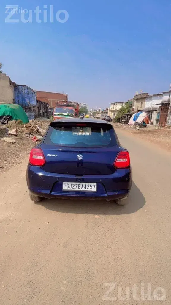 Maruti Suzuki Swift VXi 2022 Petrol - કાર - દસ્ક્રોઇ - Image 4