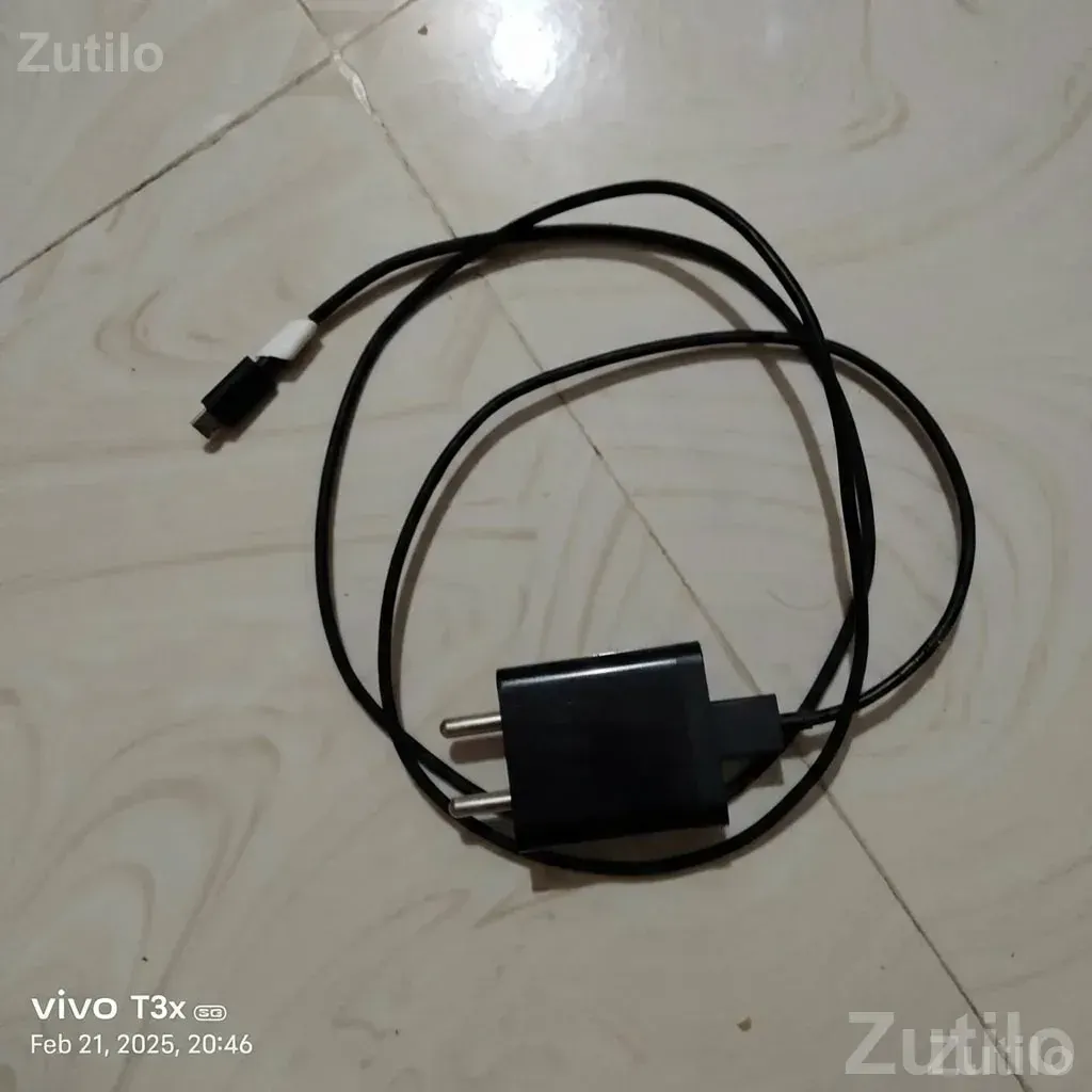 Old Vivo T3x Smartphone with Charger - Mobile Phones - Daskroi - Image 2