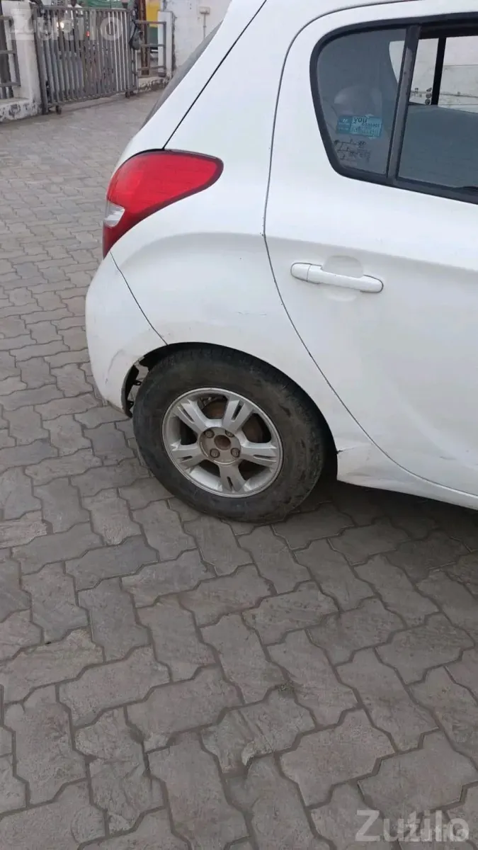 Hyundai i20 2011 Second Owner Car - Cars - Rajkot City - Image 5