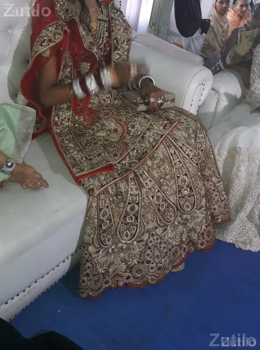 Maroon and Golden Bridal Lehenga - પરંપરાગત વસ્ત્રો - સુરત શહેર - Image 5