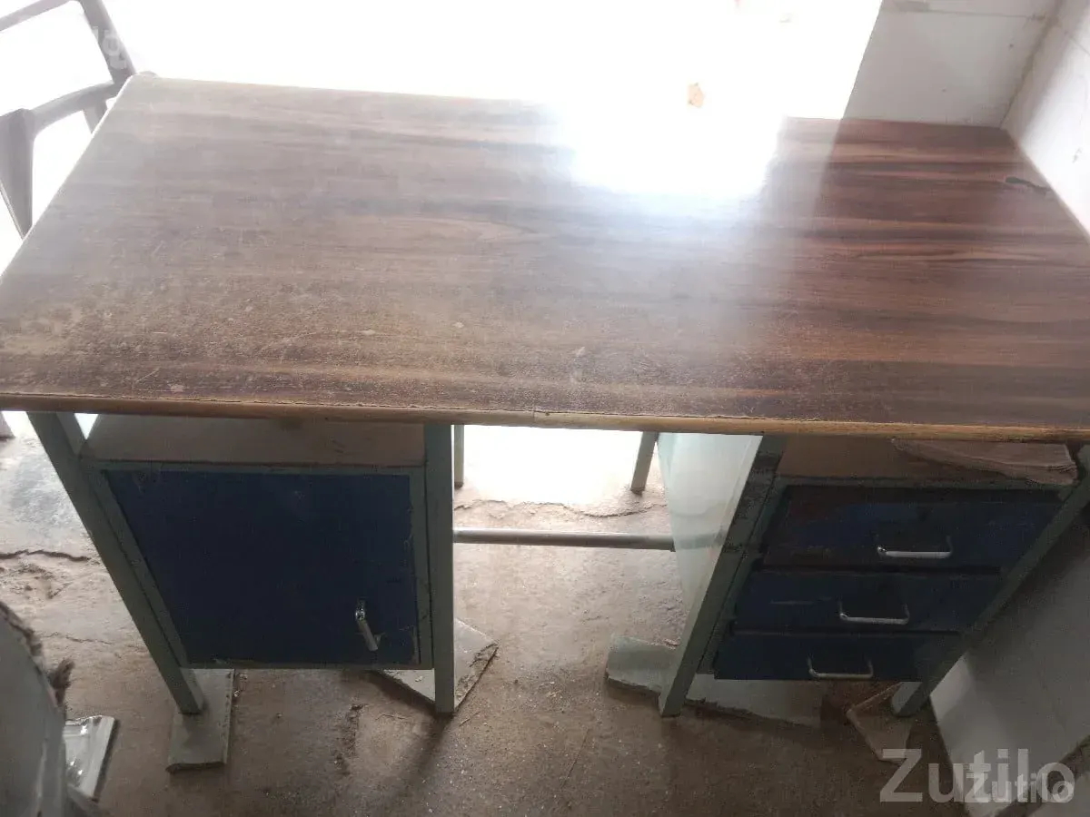 Office Table and Rajwadi Chair for Sale - ઓફિસ ફર્નિચર - ઉપલેટા - Image 3