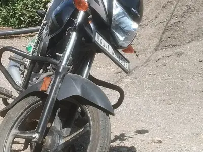 Honda Shine 100cc Bike 8 Months Old Honda Shine 100cc Bike 8 Months Old
