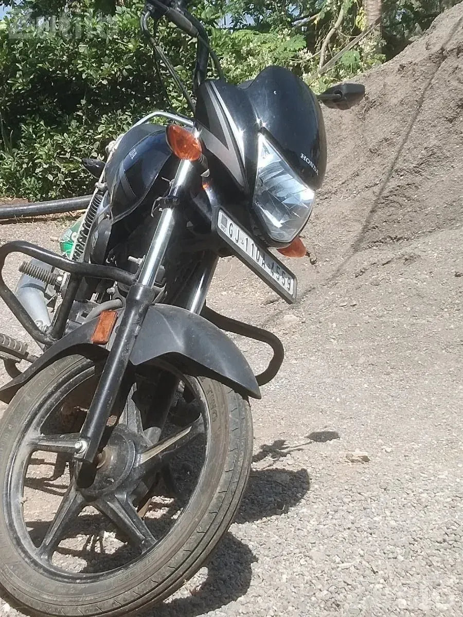Honda Shine 100cc Bike 8 Months Old - બાઇક્સ - વંથલી - Image 1