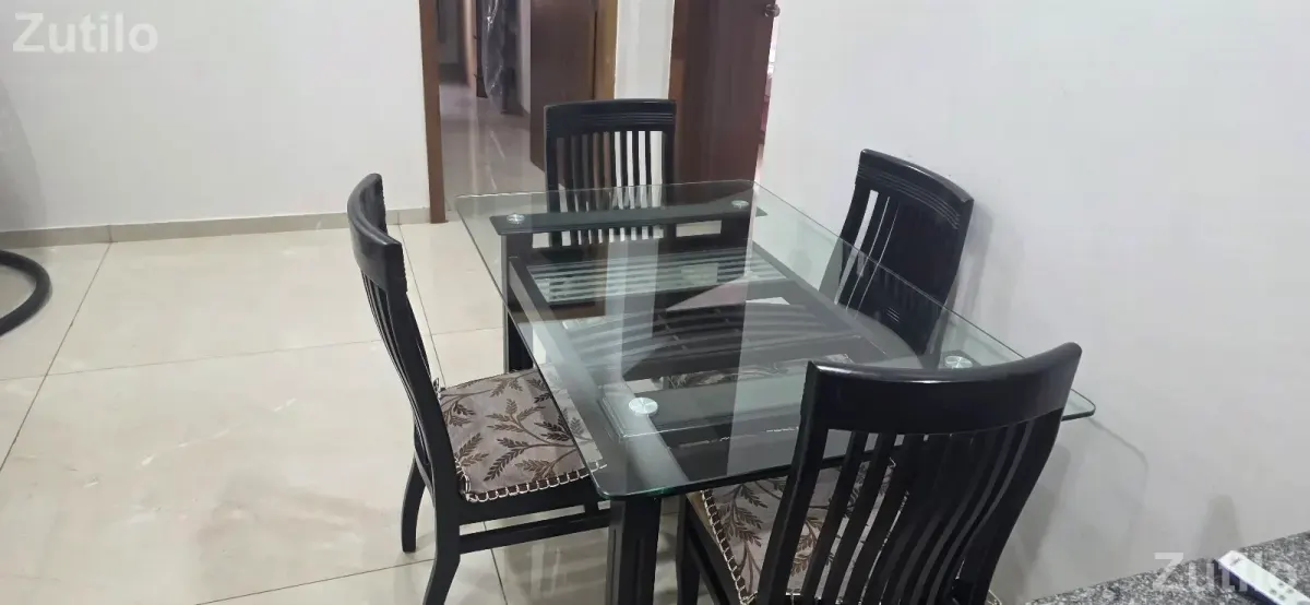 4 Seater Dinning Table - ડાઇનિંગ ટેબલ અને સેટ - અમદાવાદ શહેર - Image 2