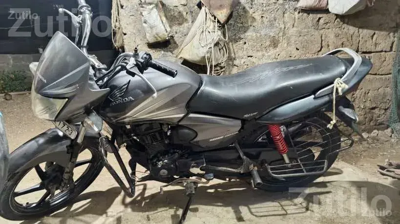 2013-14 Motorcycle with New Tyres - Bikes - Kodinar - Image 2