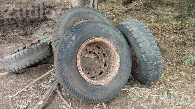 Used Vehicle Tyres with Rims - Auto Parts - Kalyanpur - Image 2