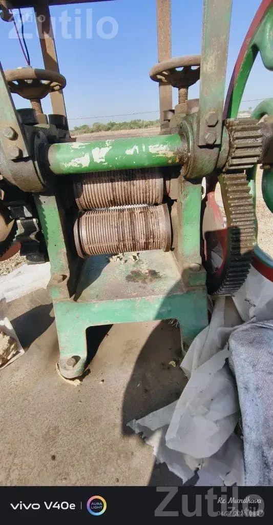Sugarcane Juice Machine in Working Condition - Machinery - Dhrol - Image 5