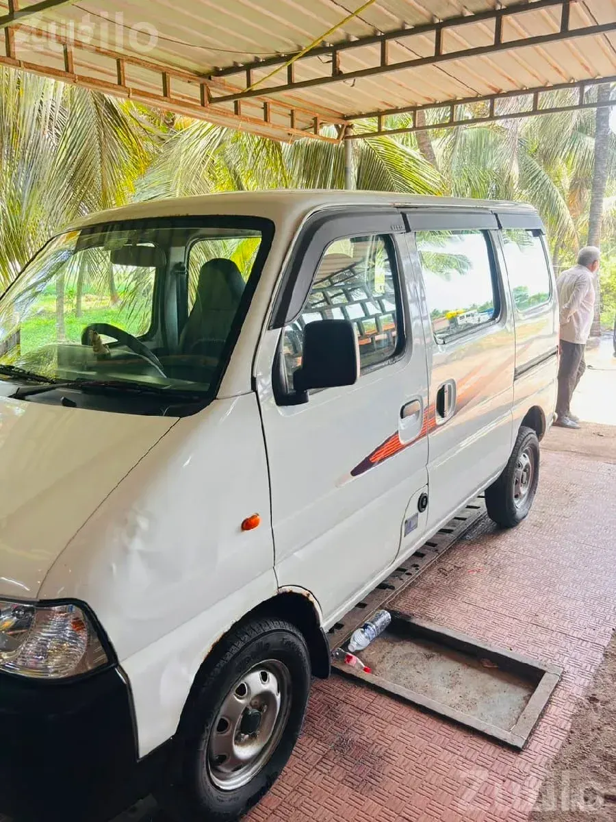 2022 Maruti Eeco 5 Seater CNG Petrol - Vans - Jamnagar City - Image 2