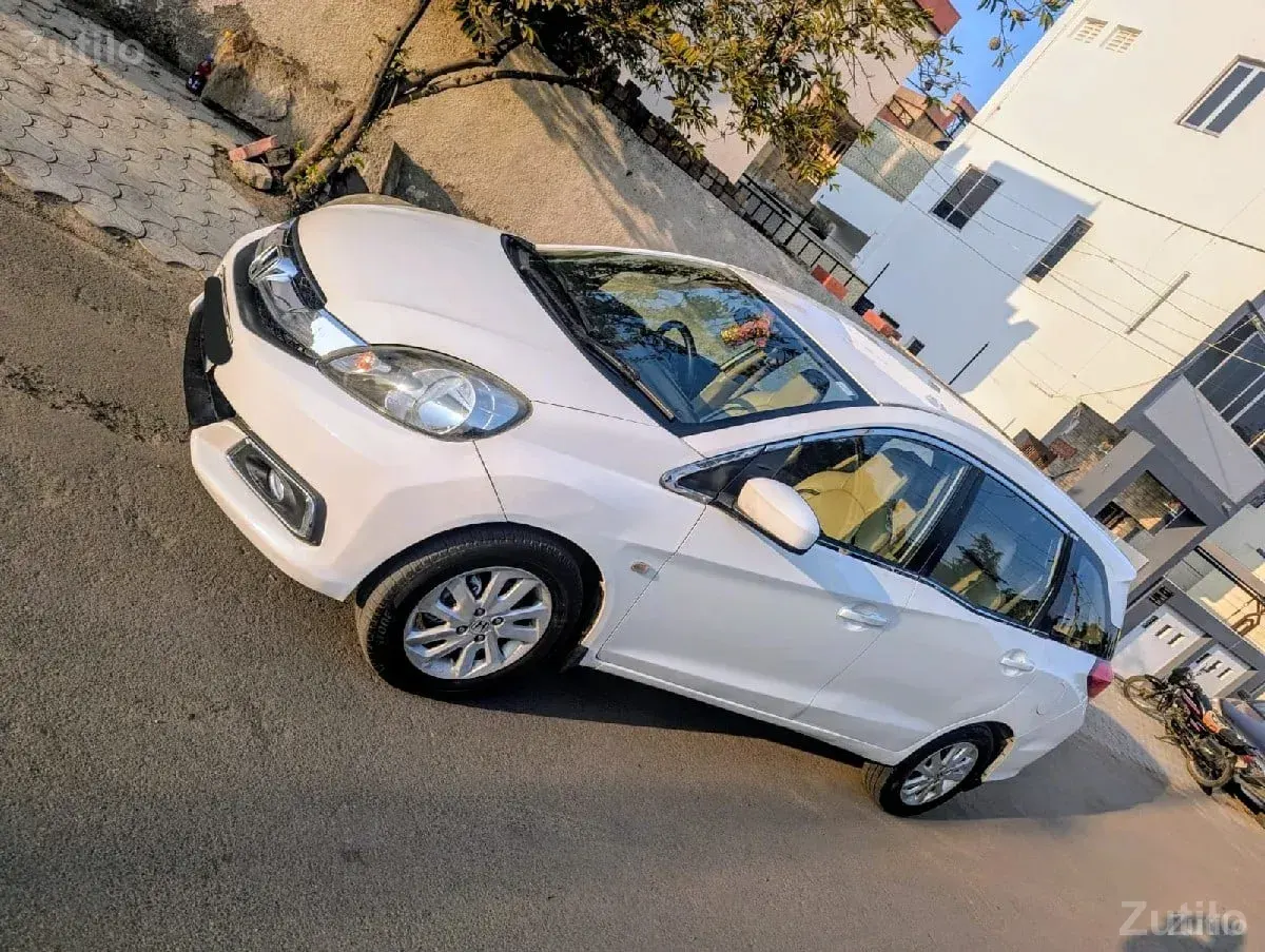 Honda mobilio diesel 1st owner - કાર - ભાવનગર શહેર - Image 3