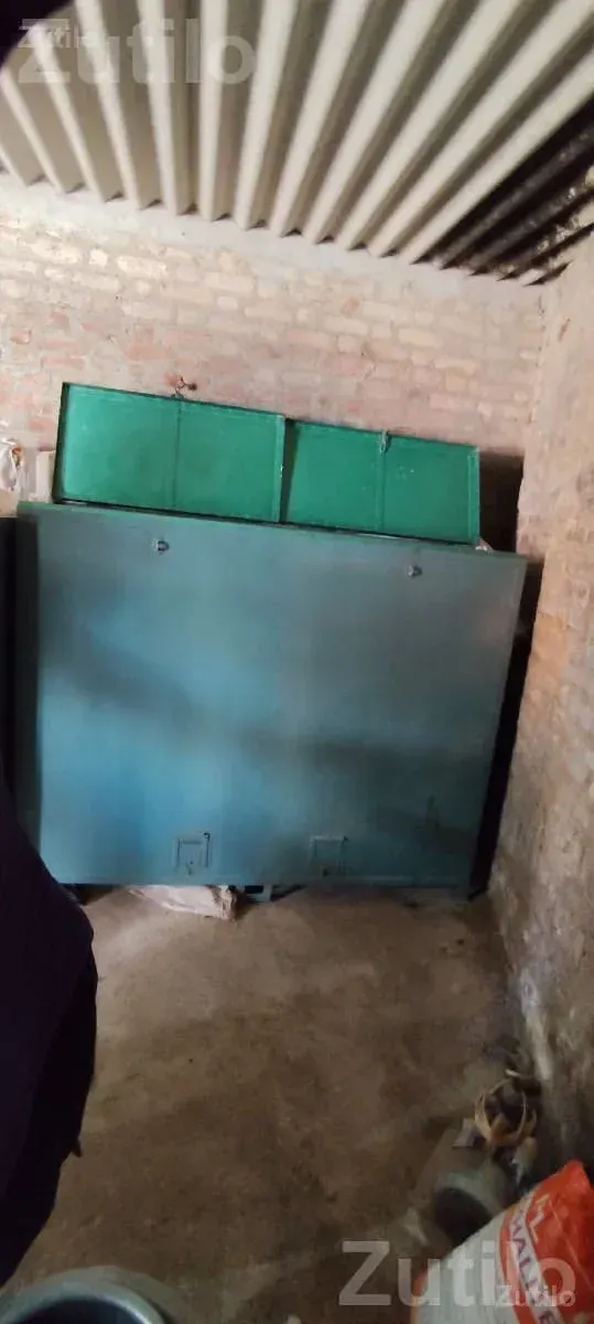 2-Compartment Iron Storage Box in Good Condition - Cupboards & Storage - Gondal - Image 3