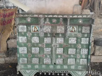 Traditional Wooden Storage Chest Traditional Wooden Storage Chest