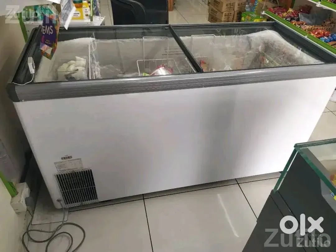 Voltas 405L Glass Top Ice Cream Freezer - Refrigerators - Navsari City - Image 3