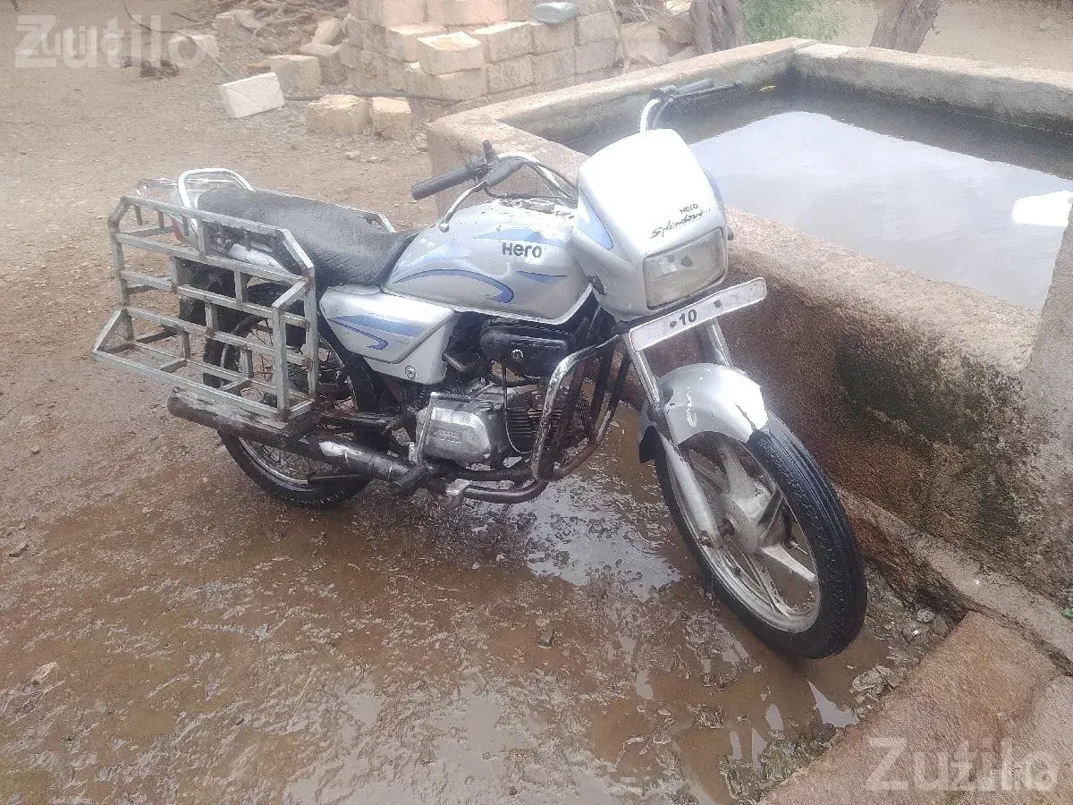 Motorcycle with Custom Side Carrier Frame - Bikes - Jamjodhpur - Image 2