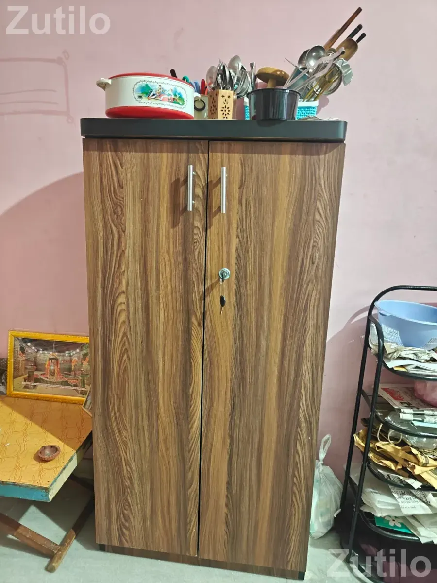 Moving Out Sale: Office Table, Jhula, Shoe Rack & Small Wardrobe - Wardrobes, Cupboards & Storage - Vadodara City - Image 2