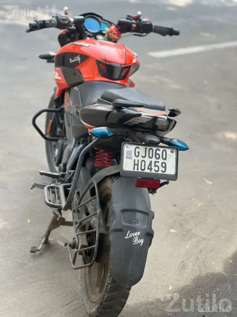 2023 Bajaj Pulsar Bike Red and Black - Bikes - Vadodara City - Image 2