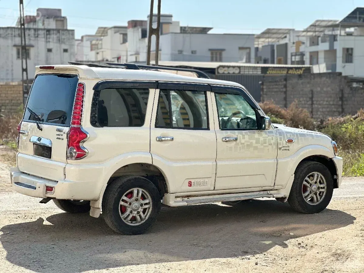 મહિન્દ્રા scorpio - કાર - જુનાગઢ - Image 2