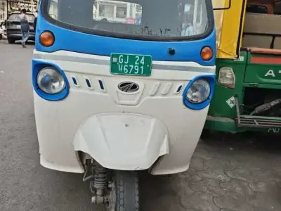 2021 Electric Auto Rickshaw with 130 km Range