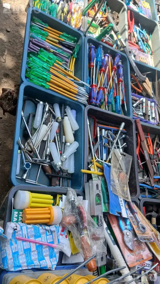 Hardware Tools and Hand Tools Assortment - Tools & Hardware - Upleta - Image 2
