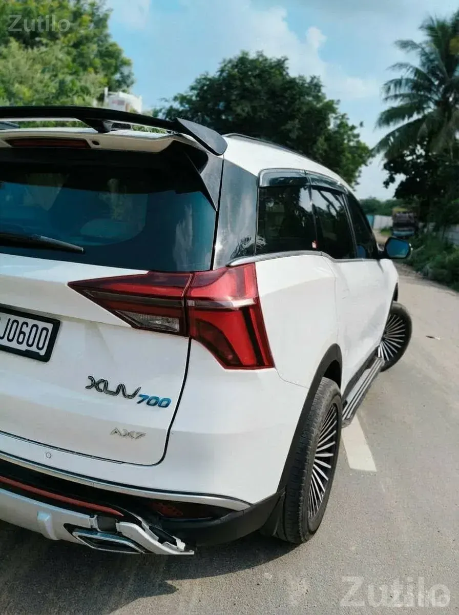 Mahindra XUV700 Premium White SUV - કાર - અમદાવાદ શહેર - Image 4