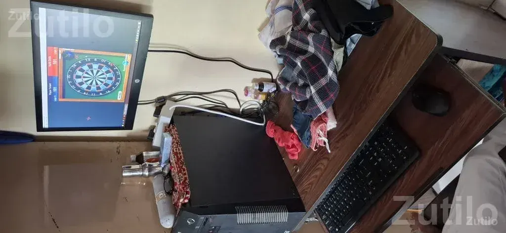 Desktop Computer Set with Table - લેપટોપ અને કમ્પ્યુટર - સુરત શહેર - Image 2