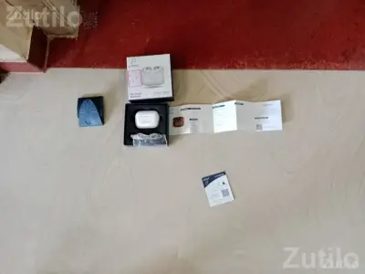 Smart Watch with Earbuds Combo Smart Watch with Earbuds Combo